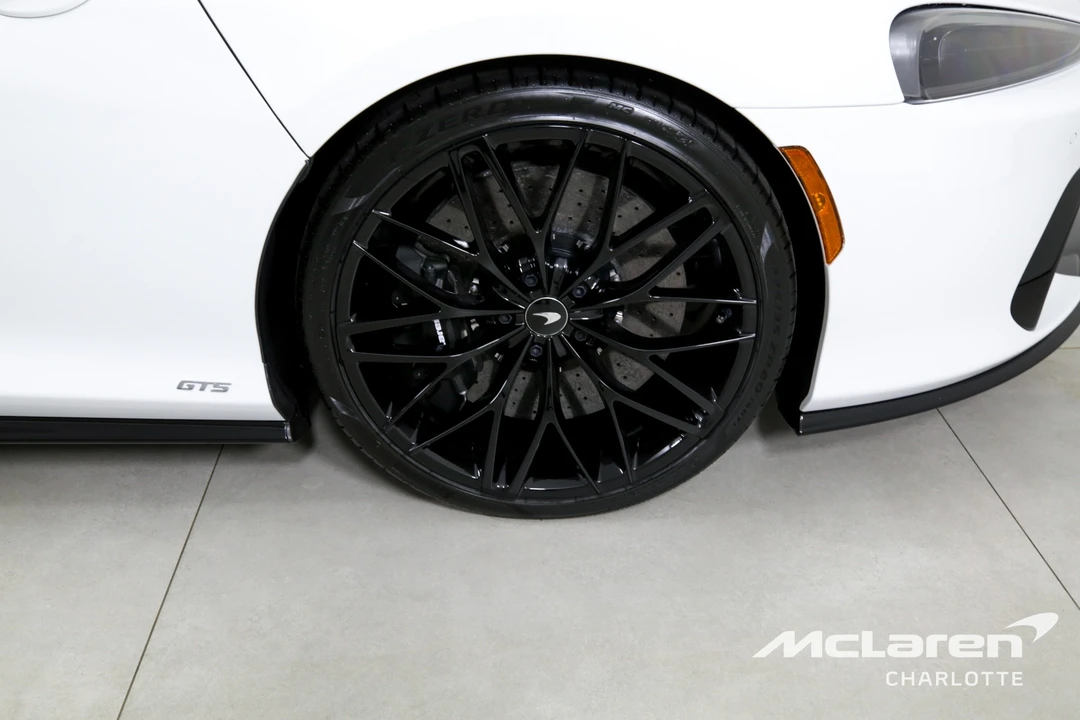 2025 McLaren GT - Image 27 of 31