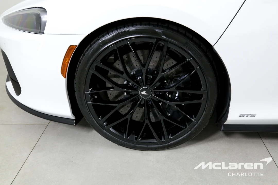 2025 McLaren GT - Image 28 of 31