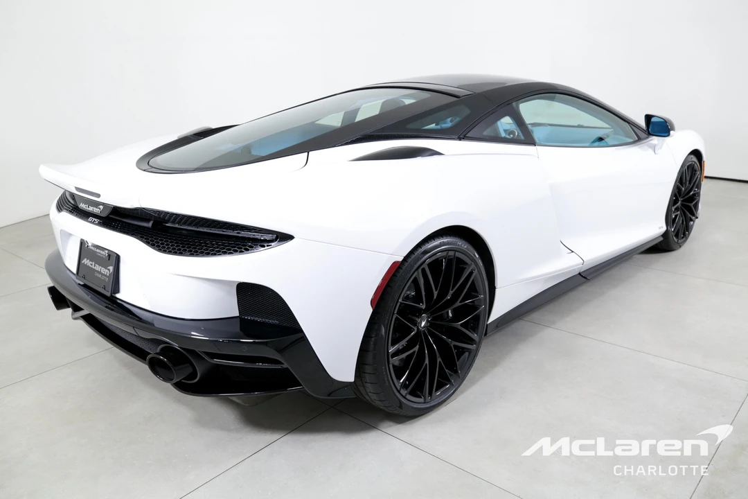 2025 McLaren GT - Image 9 of 31