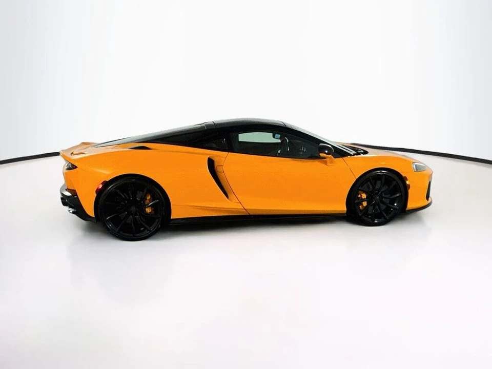 2025 McLaren GT - Image 4 of 31