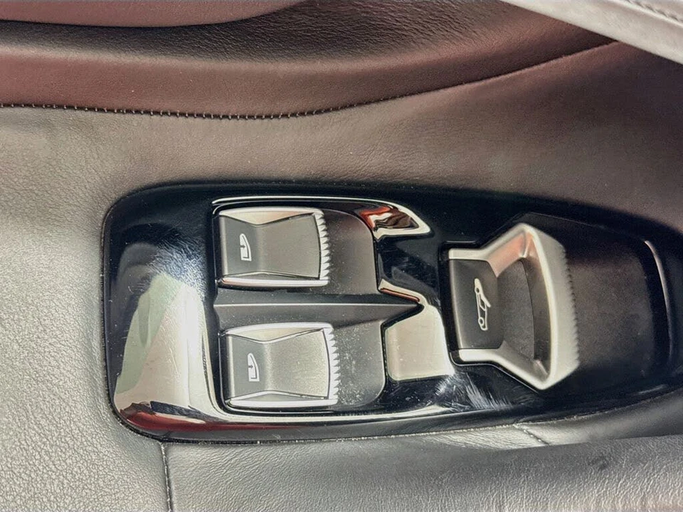 2025 McLaren GT - Image 18 of 31
