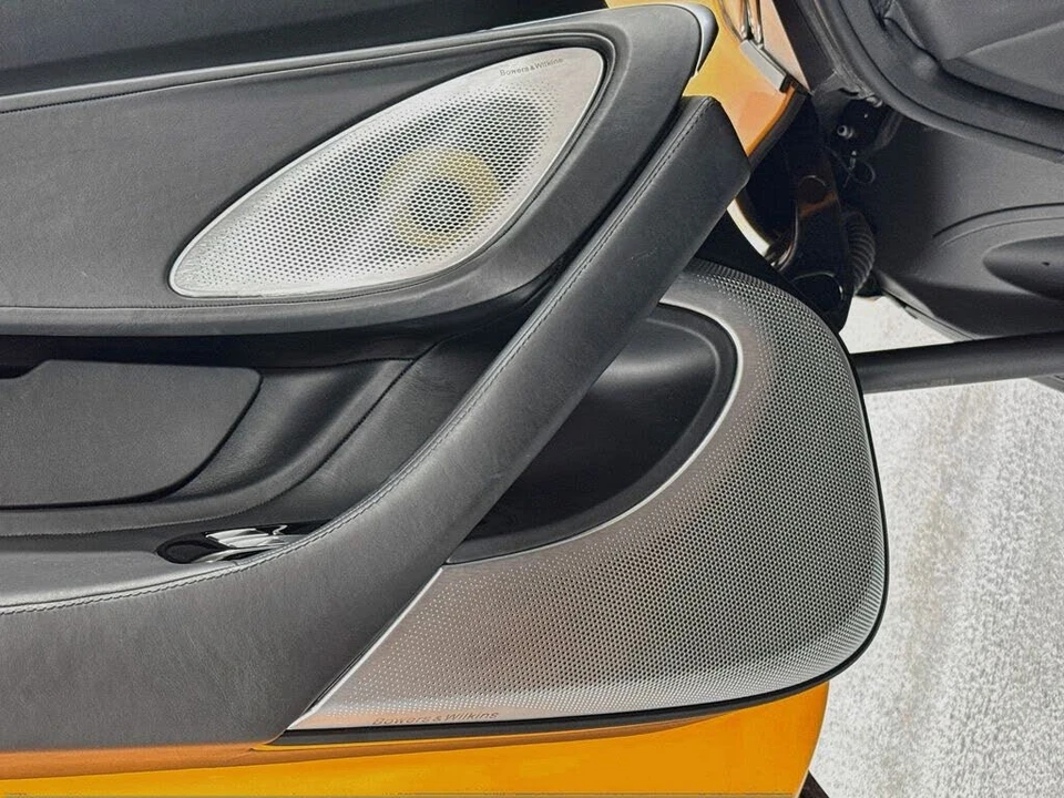 2025 McLaren GT - Image 19 of 31
