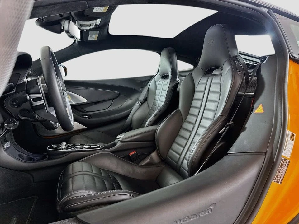 2025 McLaren GT - Image 22 of 31