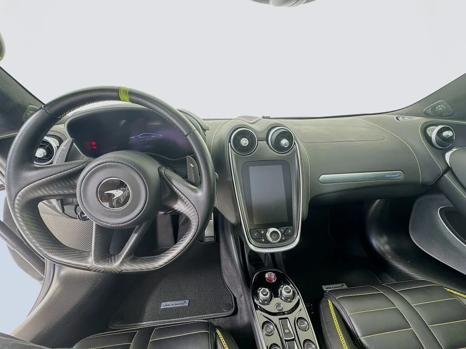2025 McLaren GT - Image 22 of 27