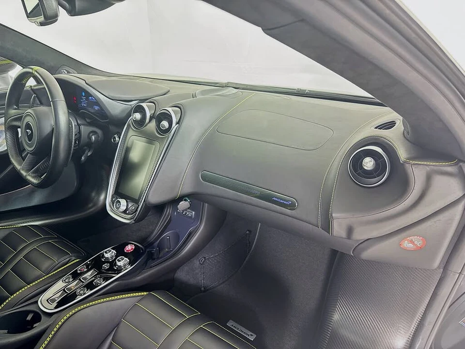 2025 McLaren GT - Image 25 of 27