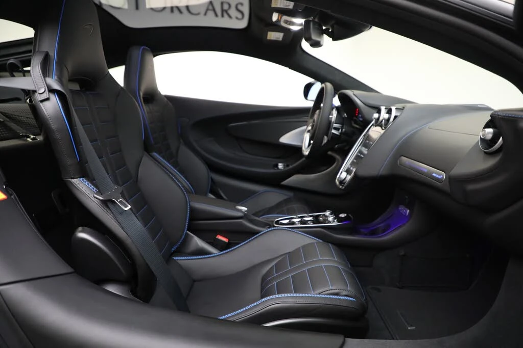 2025 McLaren GT - Image 20 of 31