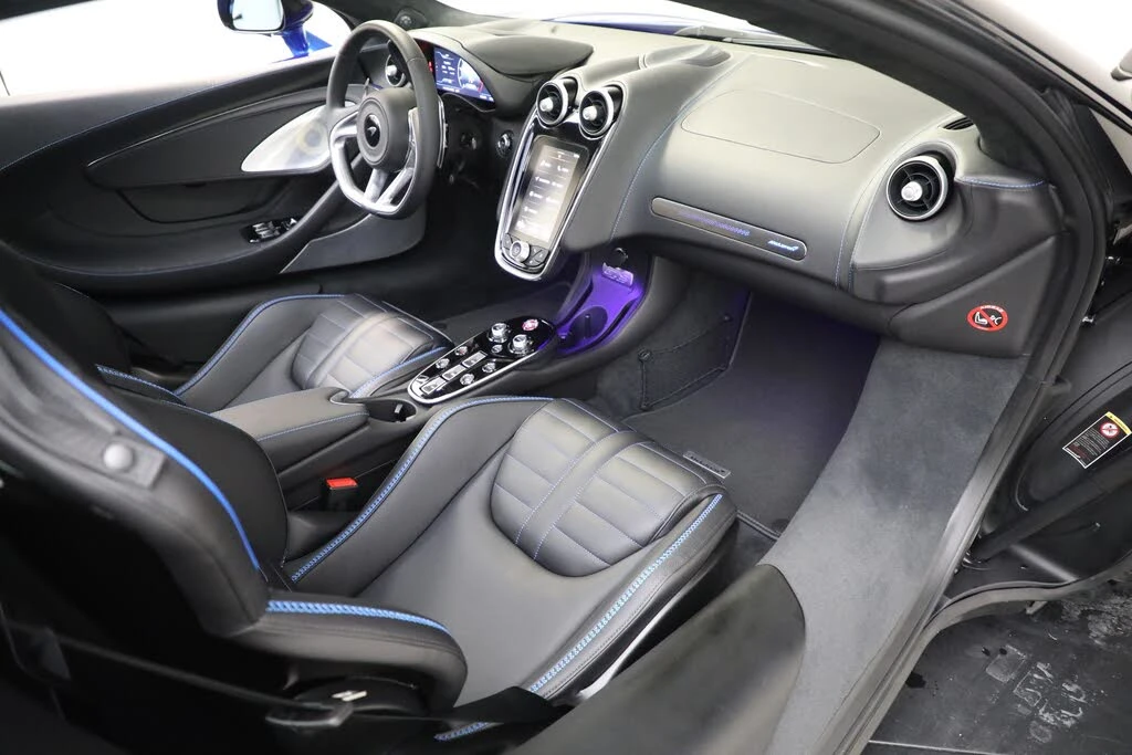 2025 McLaren GT - Image 19 of 31