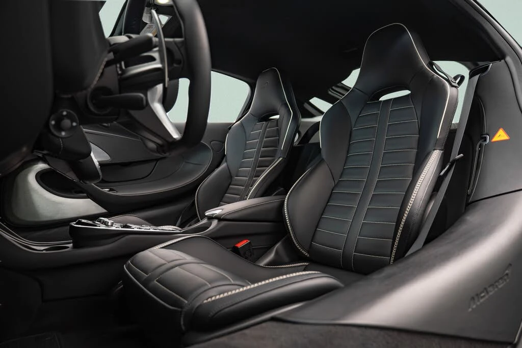 2025 McLaren GT - Image 9 of 21