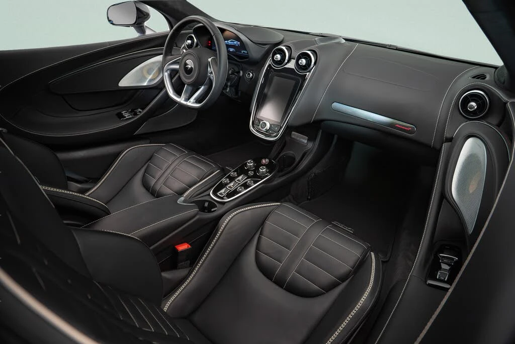 2025 McLaren GT - Image 8 of 21