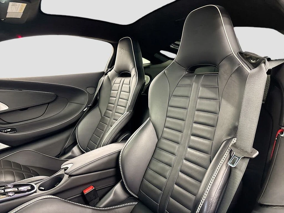 2025 McLaren GT - Image 15 of 31
