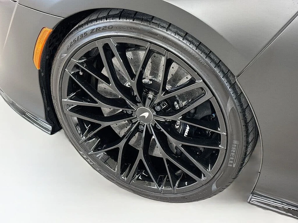 2025 McLaren GT - Image 28 of 31