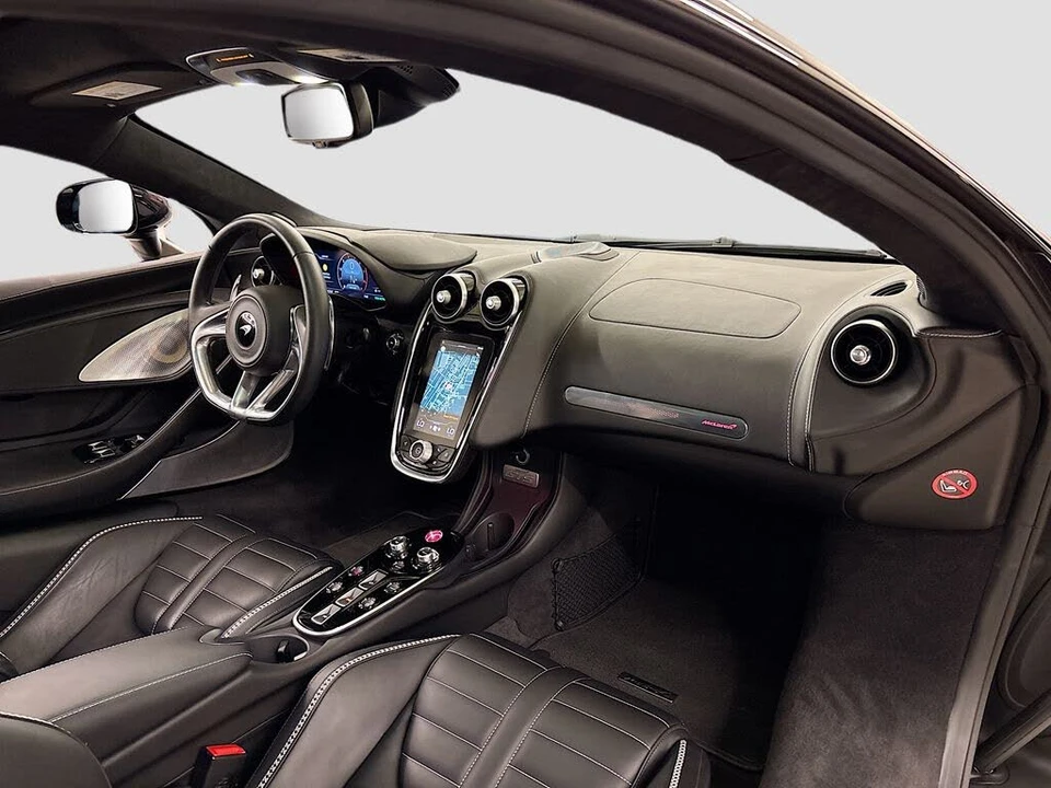 2025 McLaren GT - Image 14 of 31