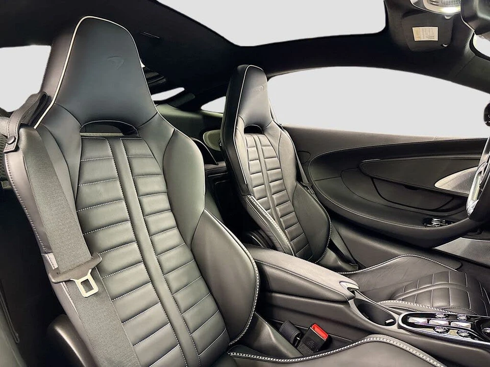 2025 McLaren GT - Image 16 of 31