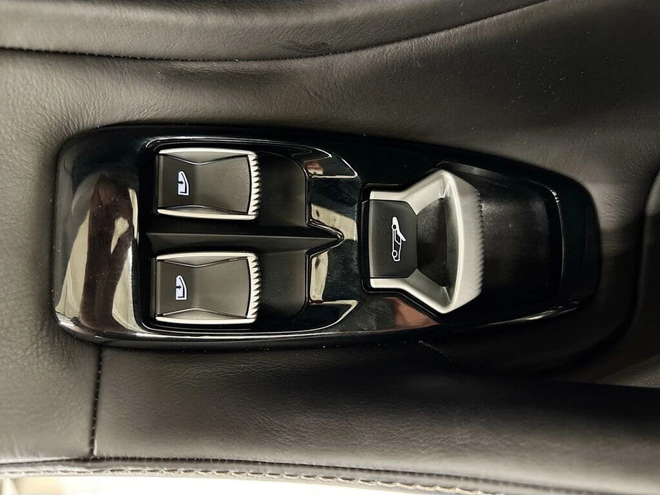 2025 McLaren GT - Image 21 of 31