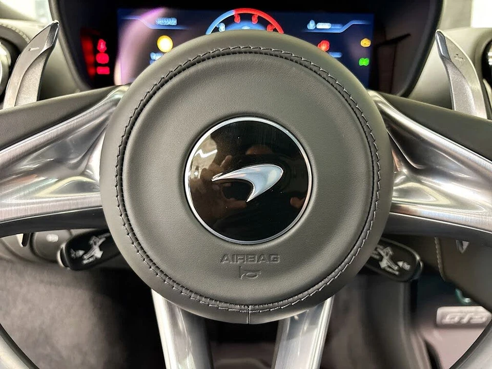 2025 McLaren GT - Image 19 of 31