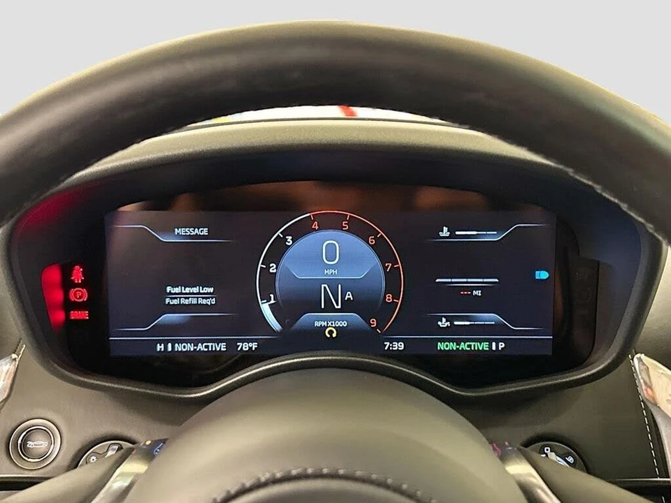 2025 McLaren GT - Image 10 of 31