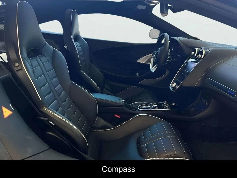 2025 McLaren GT - Image 11 of 31