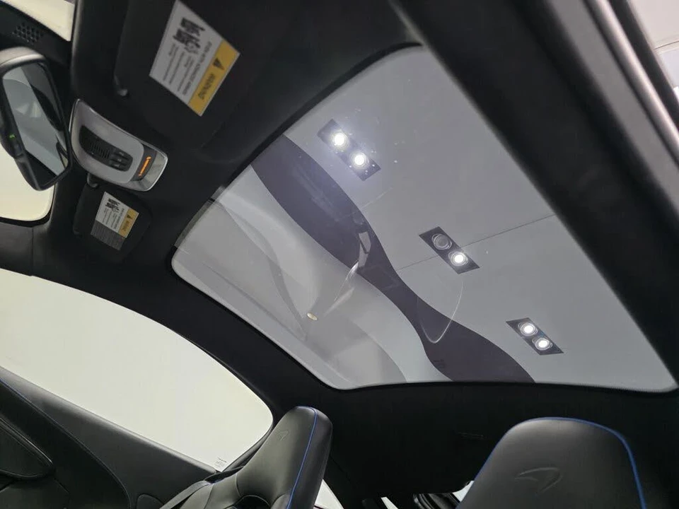 2025 McLaren GT - Image 9 of 26
