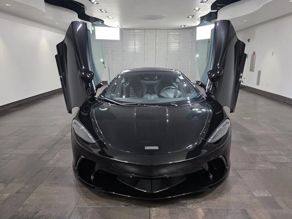 2025 McLaren GT - Image 19 of 26
