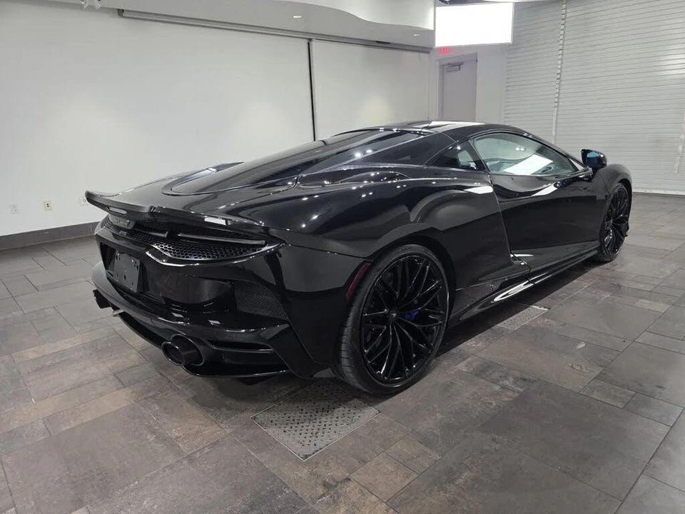 2025 McLaren GT - Image 22 of 26