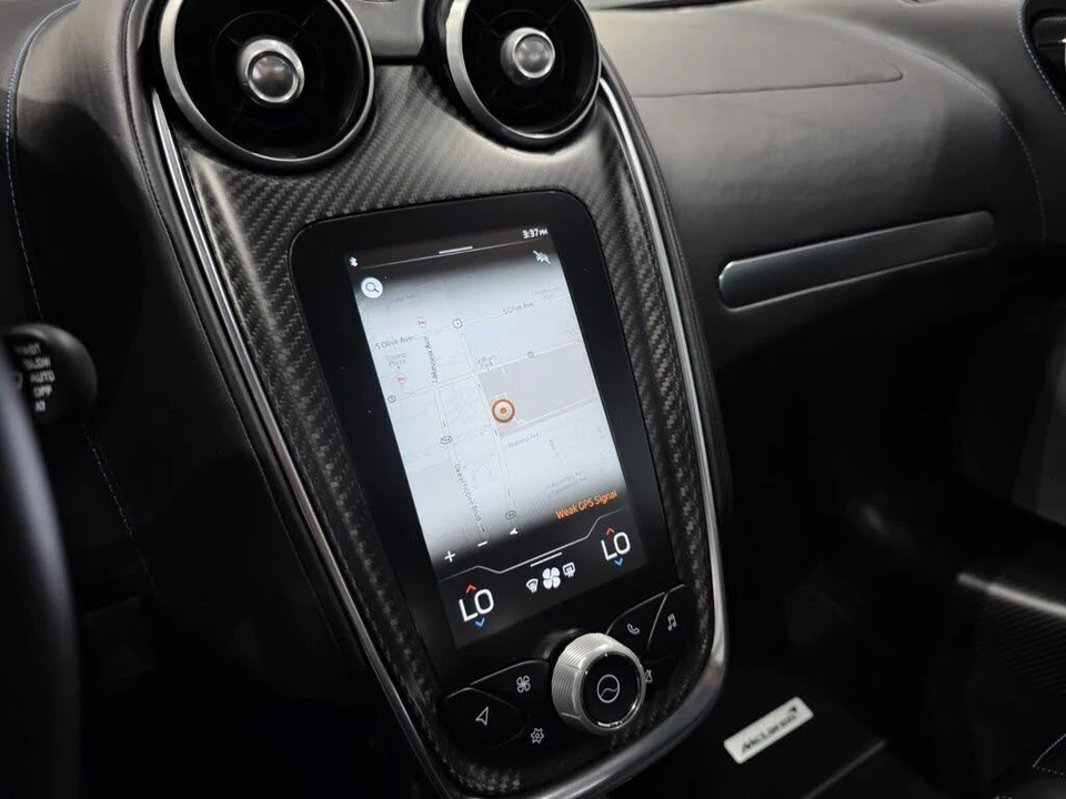 2025 McLaren GT - Image 13 of 26