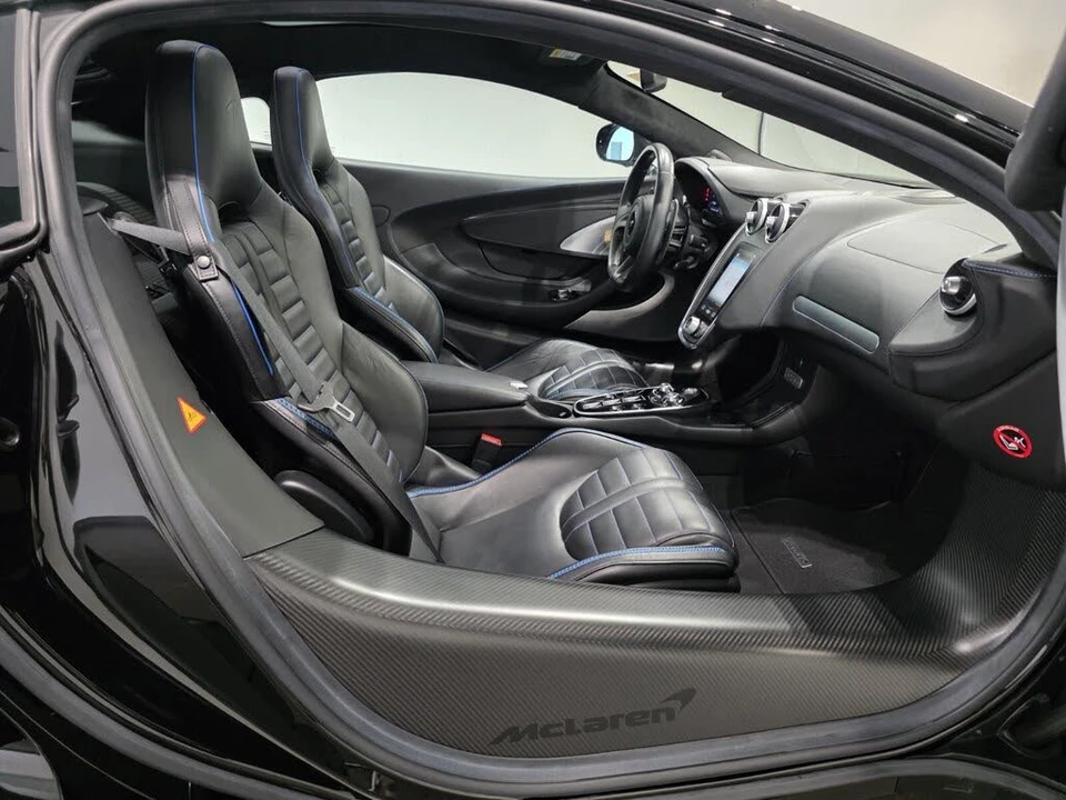 2025 McLaren GT - Image 16 of 26