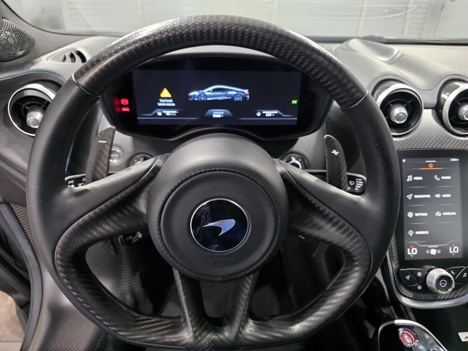 2025 McLaren GT - Image 10 of 26