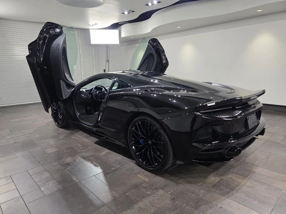 2025 McLaren GT - Image 21 of 26