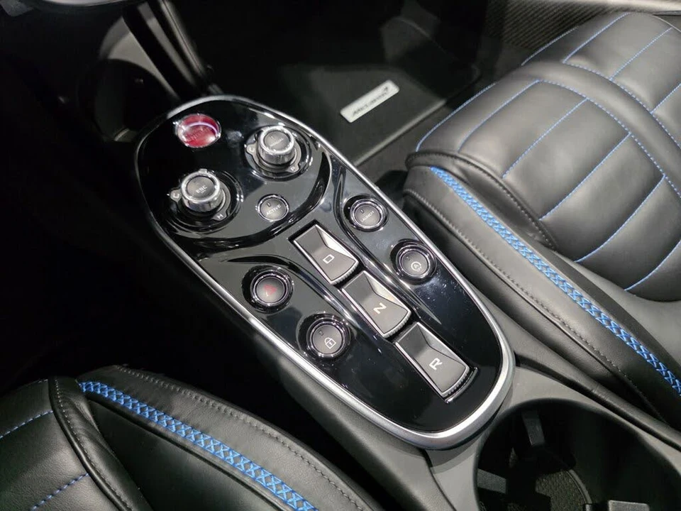 2025 McLaren GT - Image 14 of 26