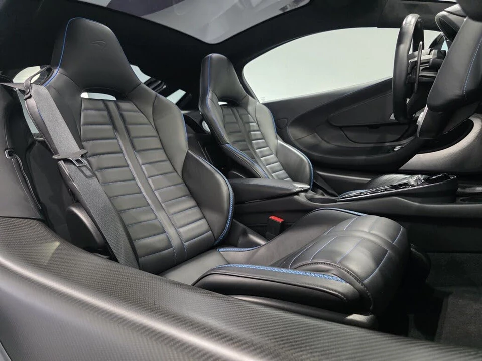 2025 McLaren GT - Image 18 of 26