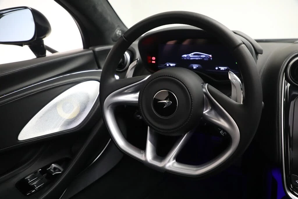 2025 McLaren GT - Image 27 of 31