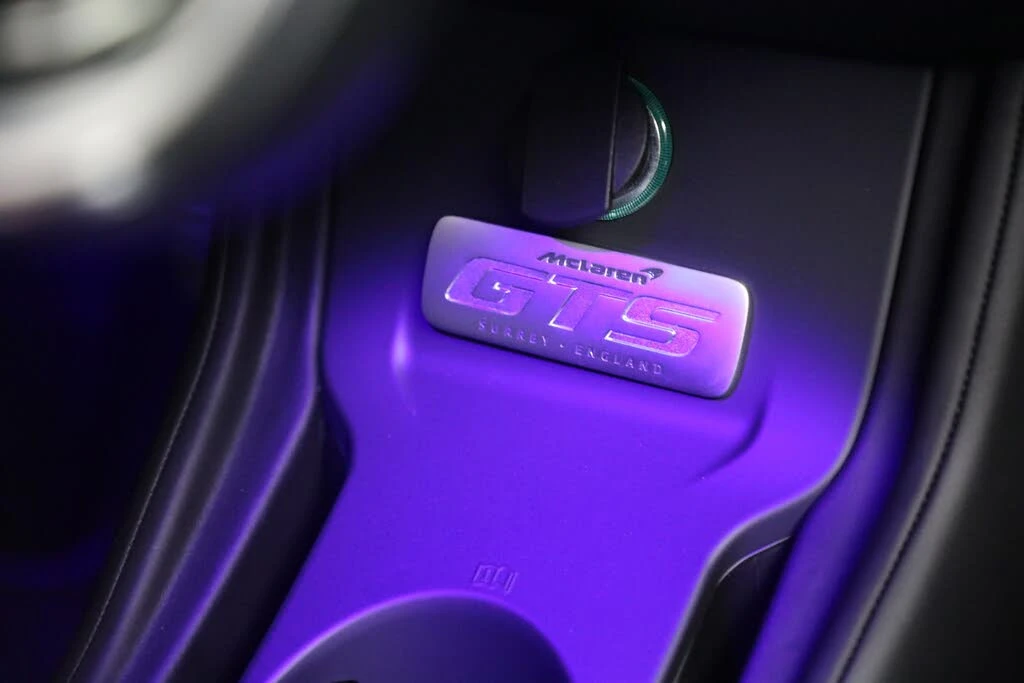 2025 McLaren GT - Image 28 of 31