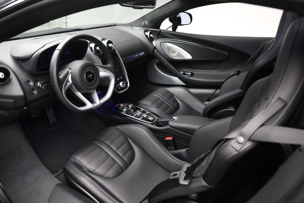 2025 McLaren GT - Image 23 of 31