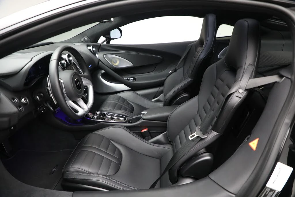 2025 McLaren GT - Image 22 of 31