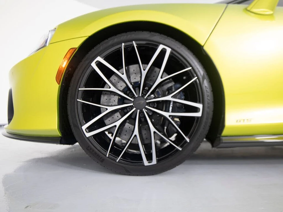 2025 McLaren GT - Image 9 of 31