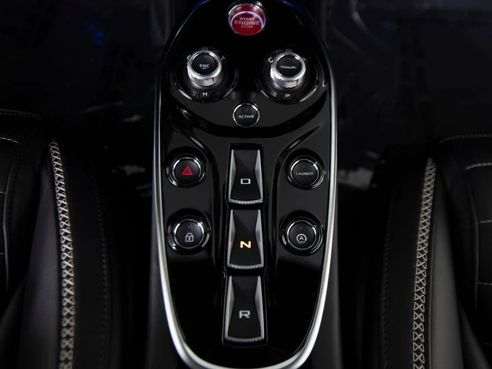 2025 McLaren GT - Image 18 of 31