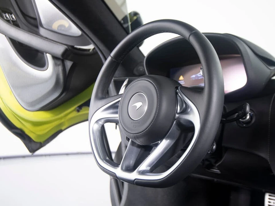 2025 McLaren GT - Image 27 of 31