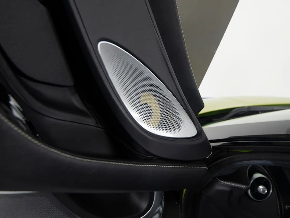 2025 McLaren GT - Image 11 of 31