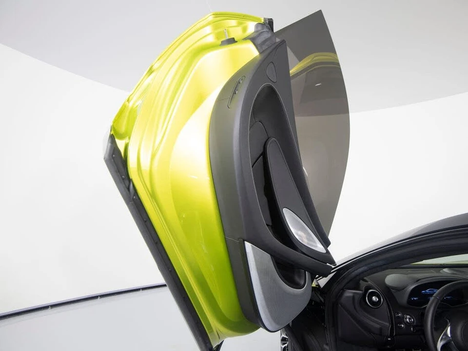 2025 McLaren GT - Image 10 of 31