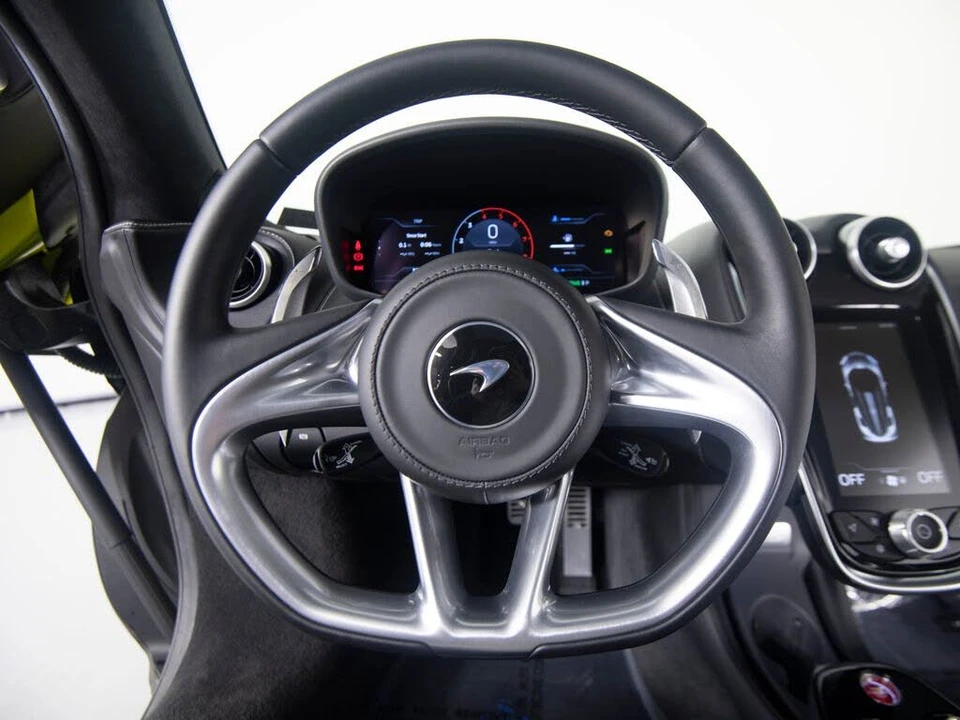 2025 McLaren GT - Image 13 of 31