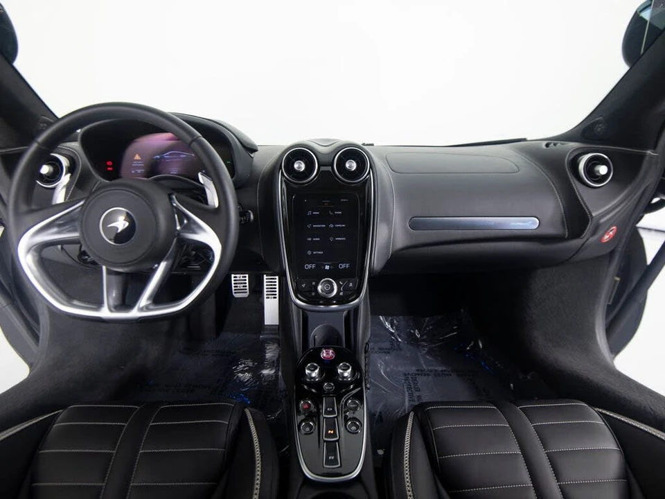 2025 McLaren GT - Image 29 of 31