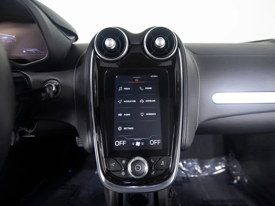 2025 McLaren GT - Image 15 of 31