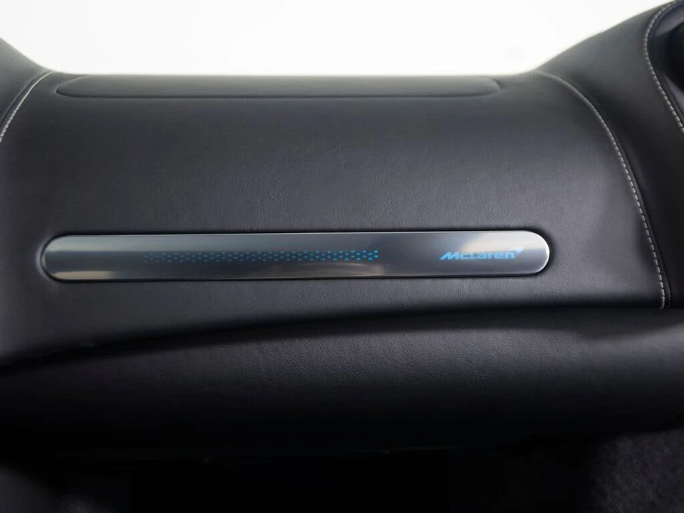 2025 McLaren GT - Image 28 of 31