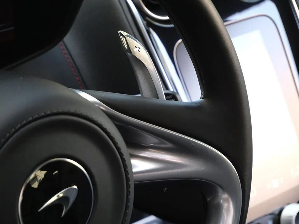 2025 McLaren GT - Image 12 of 25