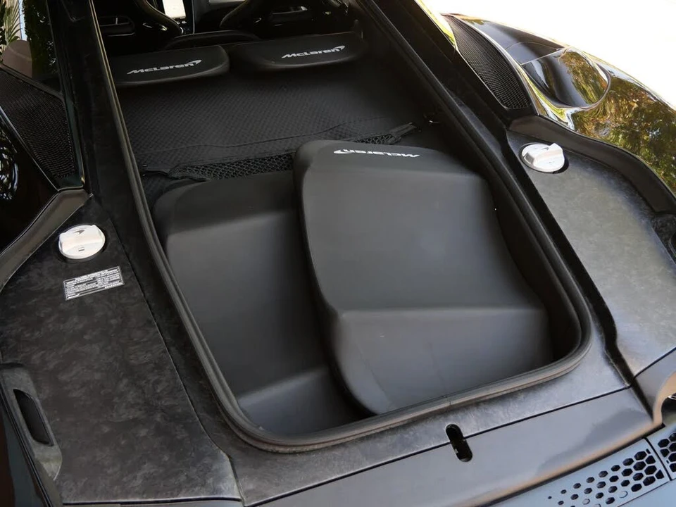 2025 McLaren GT - Image 21 of 25