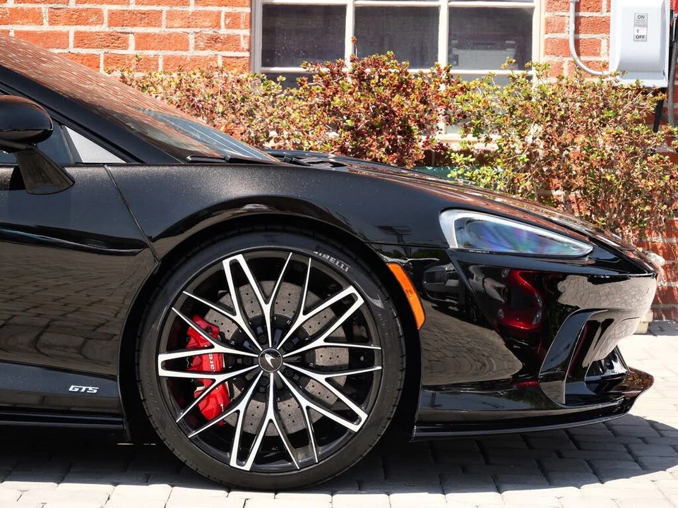 2025 McLaren GT - Image 7 of 25