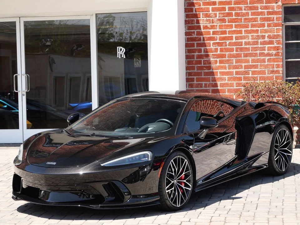2025 McLaren GT - Image 13 of 25