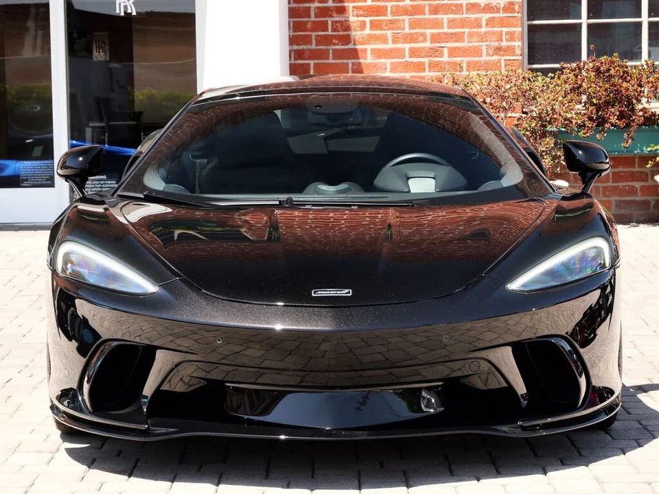 2025 McLaren GT - Image 2 of 25