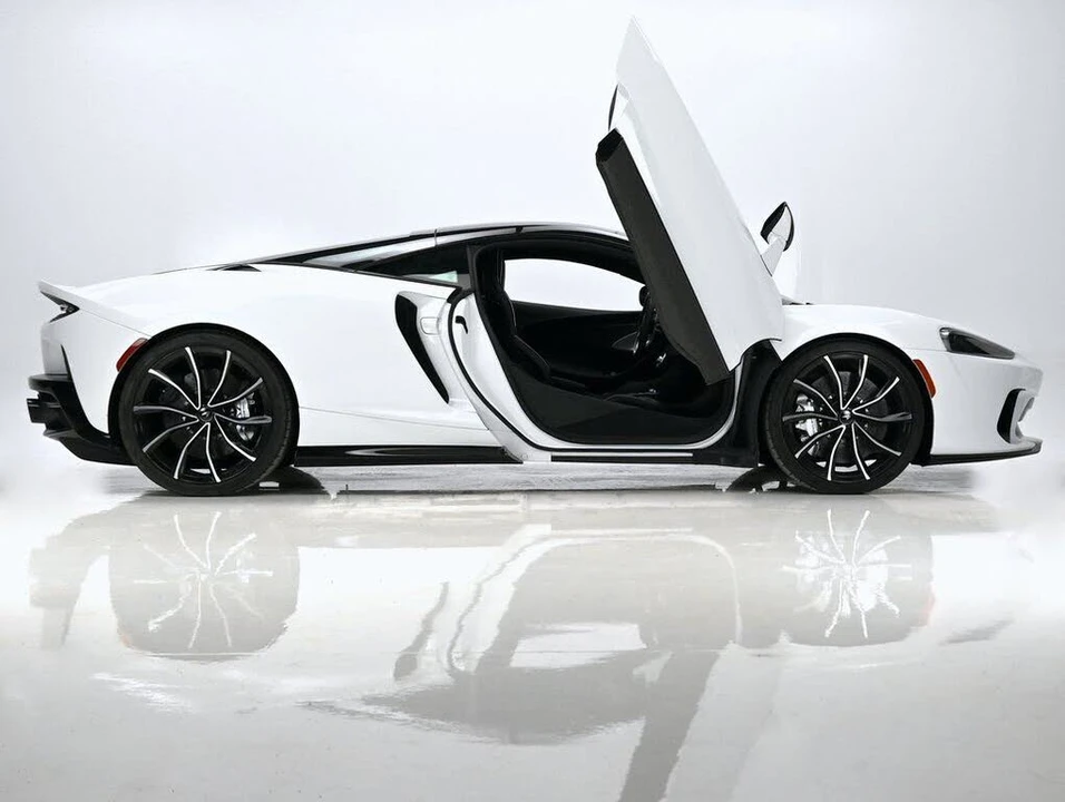 2025 McLaren GT - Image 11 of 31