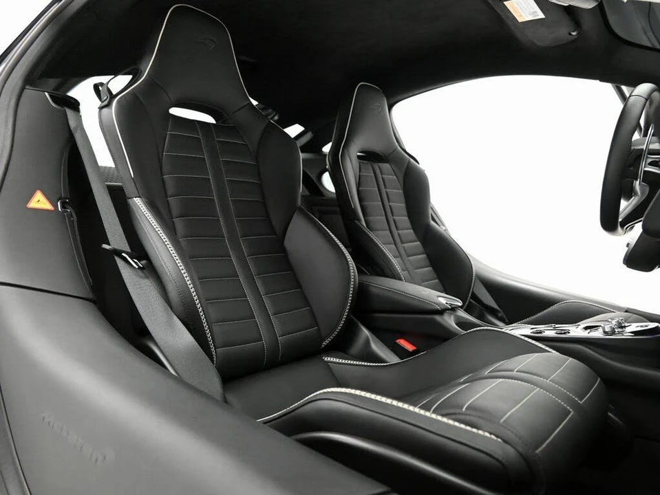 2025 McLaren GT - Image 18 of 31